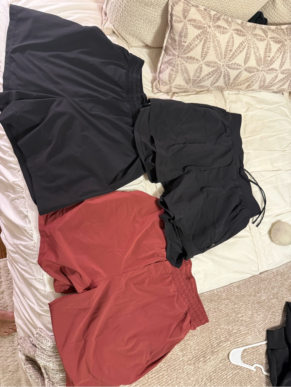 lululemon athletica Men's Athletic Shorts — Black & Rust